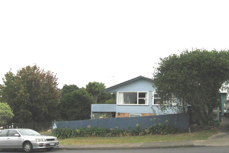 Photo of property in 1/20 Juniper Road, Sunnynook, Auckland, 0620