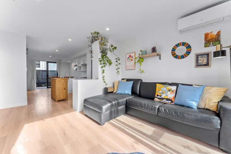 Photo of property in 9 Fuselage Road, Hobsonville, Auckland, 0616