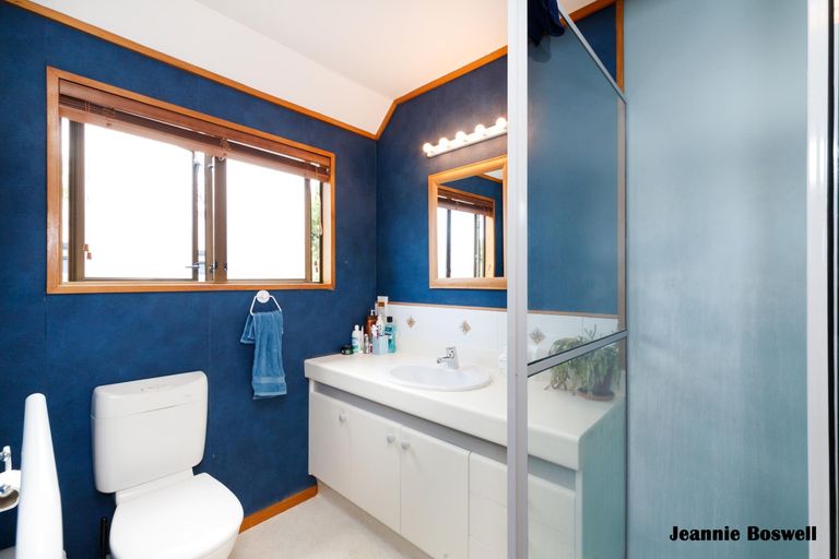 Photo of property in 8 Caccia Birch Lane, Hokowhitu, Palmerston North, 4410