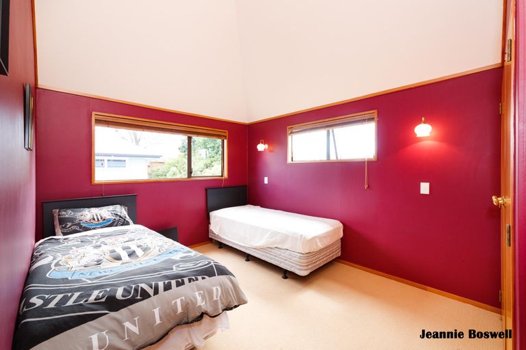 Photo of property in 8 Caccia Birch Lane, Hokowhitu, Palmerston North, 4410