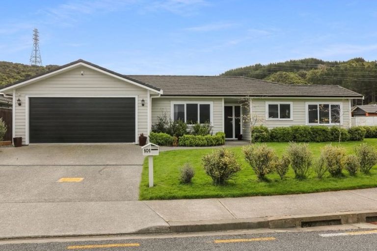 Photo of property in 101 Riverstone Drive, Riverstone Terraces, Upper Hutt, 5018