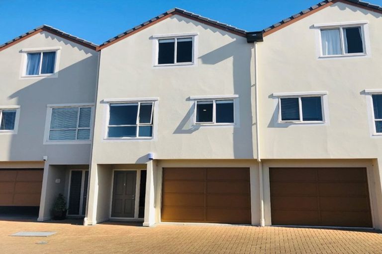 Photo of property in 3/57 Gladstone Road, Northcote, Auckland, 0627