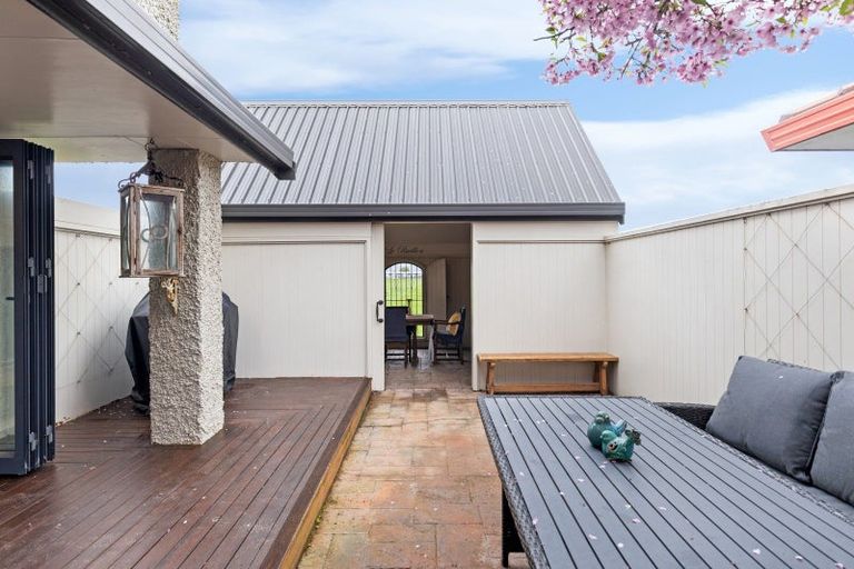 Photo of property in 113 John F Kennedy Drive, Milson, Palmerston North, 4414