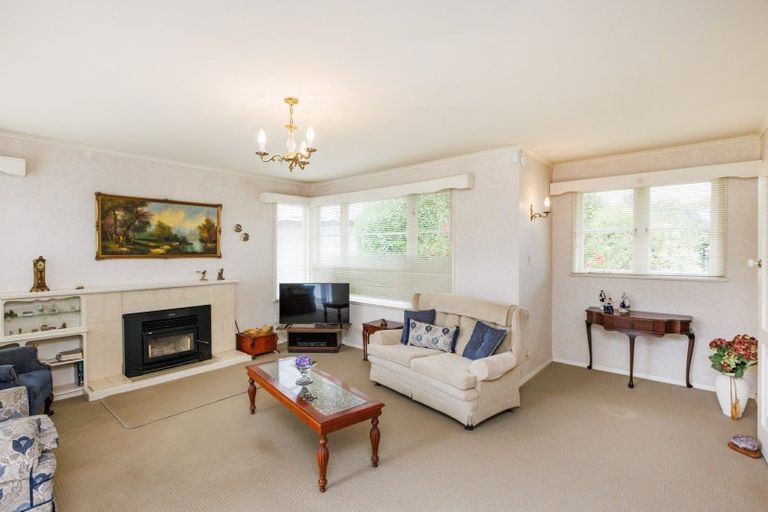 Photo of property in 4 Duna Place, Takaro, Palmerston North, 4412
