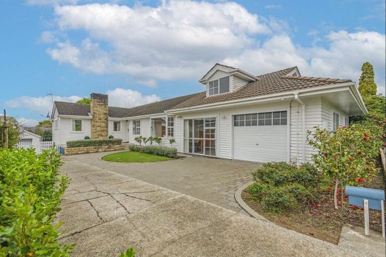 Photo of property in 35 Lincoln Terrace, Hokowhitu, Palmerston North, 4410