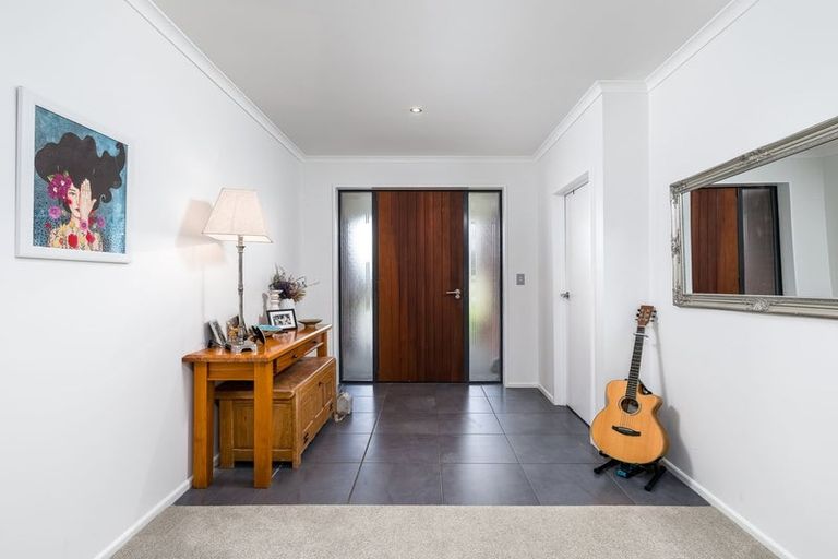 Photo of property in 55 Timaru Road, Waimate, 7924