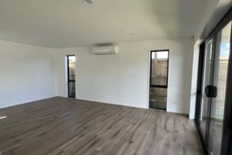 Photo of property in 3 Matukutureia Lane, Manurewa, Auckland, 2102