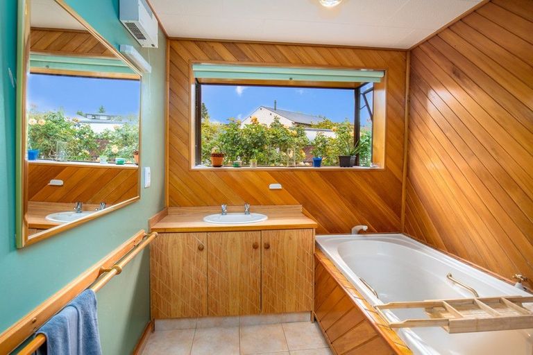 Photo of property in 2c Craig Place, Bridge Hill, Alexandra, 9320