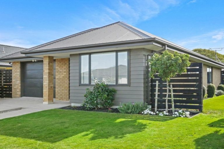 Photo of property in 37 Burford Way, Rolleston, 7615