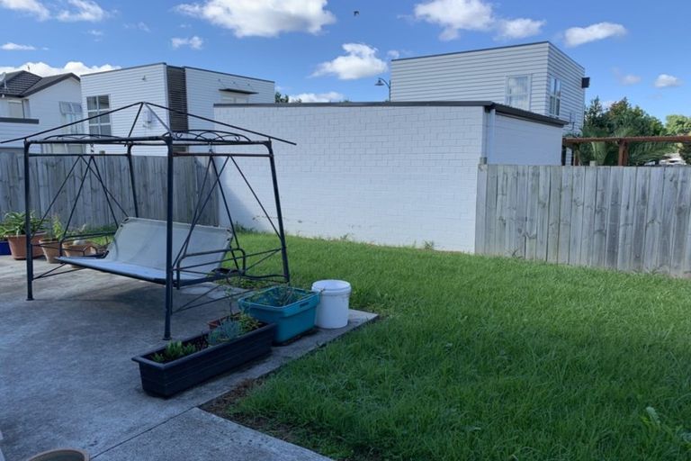 Photo of property in 5 Phar Lap Crescent, Takanini, 2112