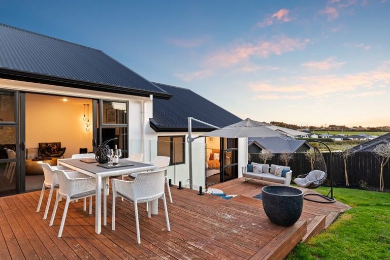 Photo of property in 23 Stockyard Crescent, Pukekohe, 2120