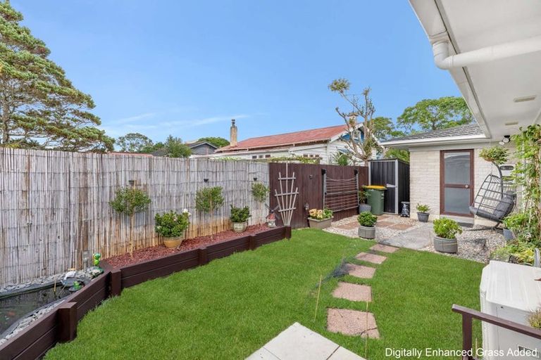 Photo of property in 2/99 Seddon Street, Pukekohe, 2120