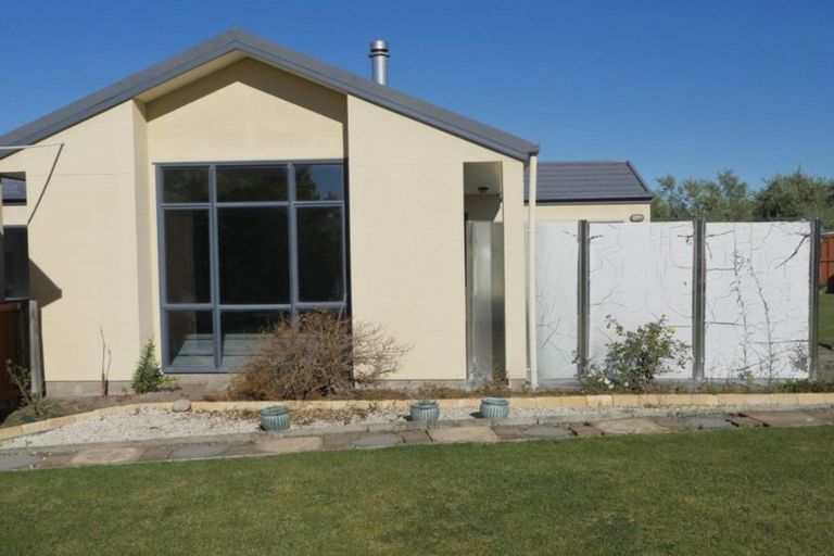 Photo of property in 1 Hillview Place, Amberley, 7410