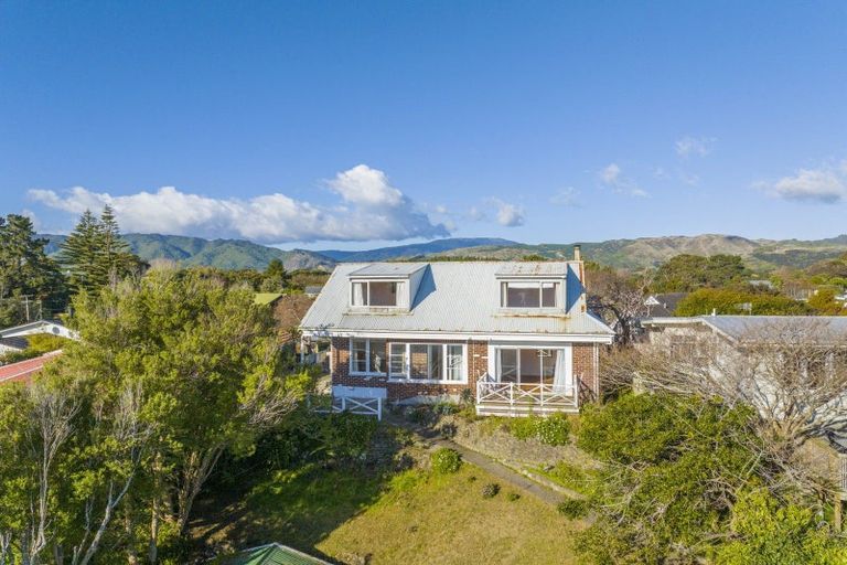 Photo of property in 12 Kahu Road, Otaihanga, Paraparaumu, 5036