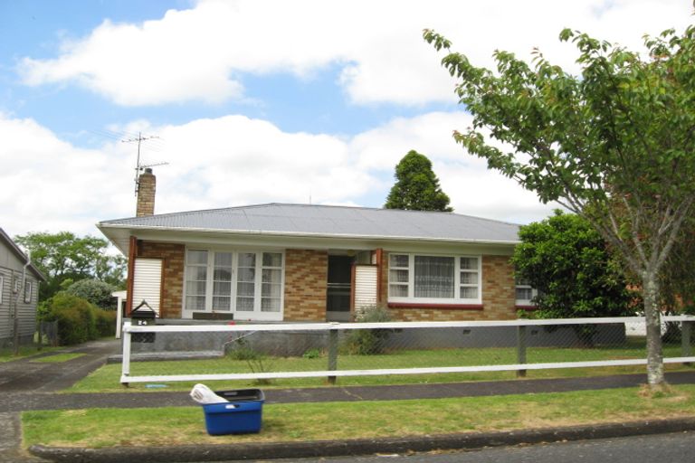 Photo of property in 24 Russell Avenue, Pukekohe, 2120