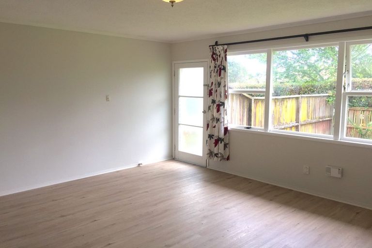 Photo of property in 2/9 Wells Road, Bucklands Beach, Auckland, 2012