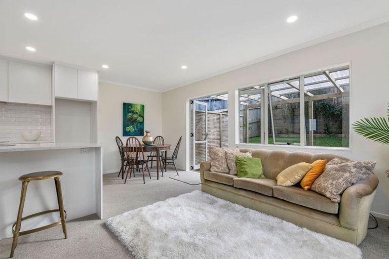 Photo of property in 5/61 The Avenue, Albany, Auckland, 0632