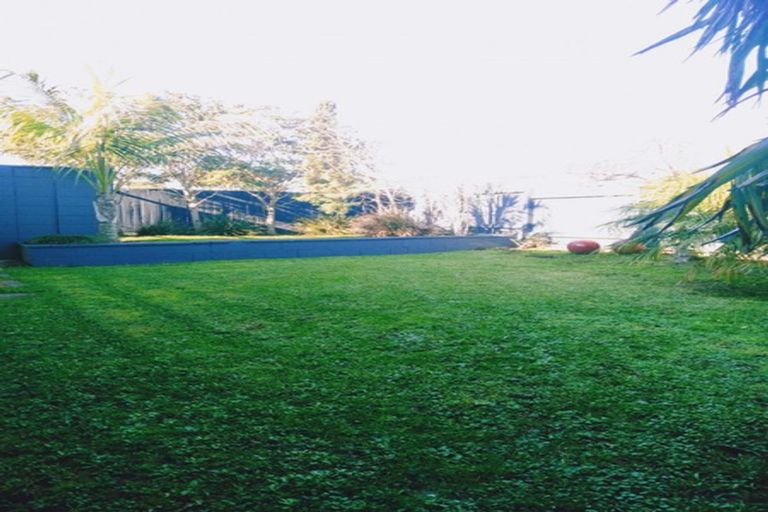 Photo of property in 1/19 Gulf Crest, Bucklands Beach, Auckland, 2012