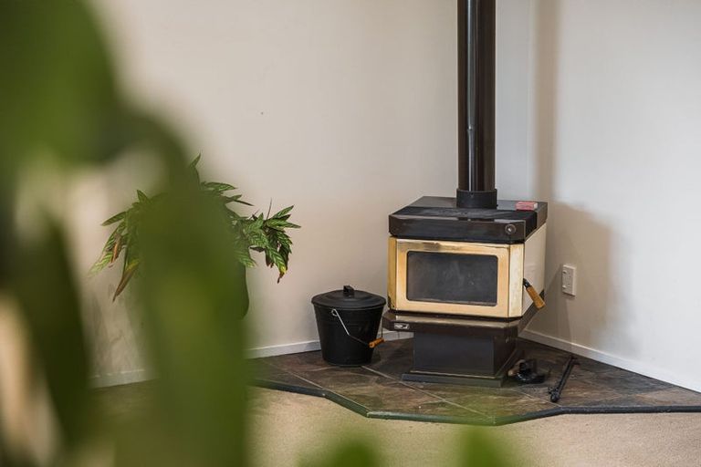 Photo of property in 72 Crows Road, Swanson, Auckland, 0614