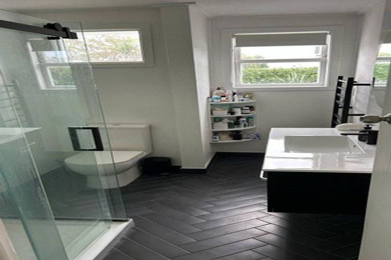 Photo of property in 1/11 Tristram Avenue, Forrest Hill, Auckland, 0620