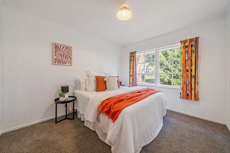 Photo of property in 1 Woolwich Close, Whitby, Porirua, 5024