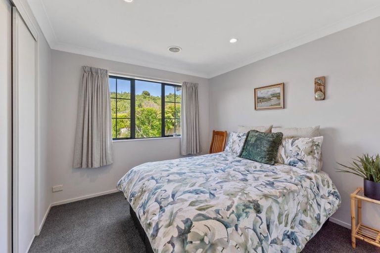 Photo of property in 10 Carlow Grove, Birchville, Upper Hutt, 5018