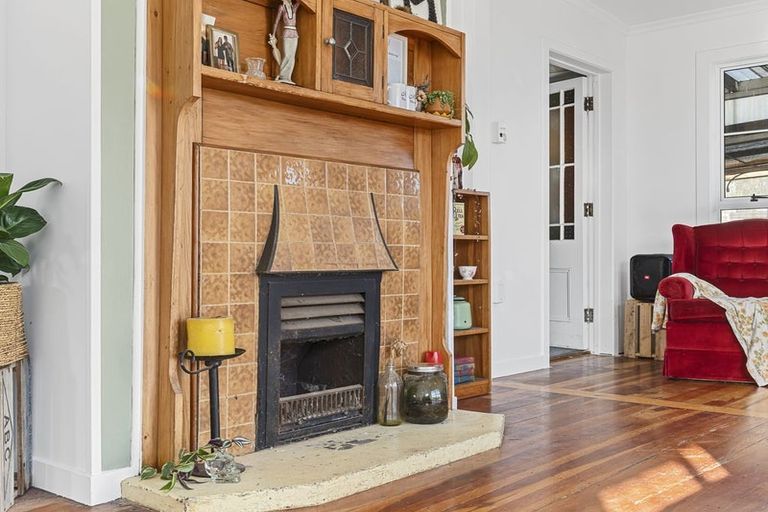 Photo of property in 200 Tukapa Street, Westown, New Plymouth, 4310