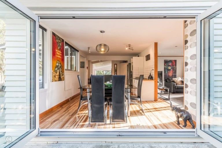 Photo of property in 52 Black Rock Road, Newlands, Wellington, 6037