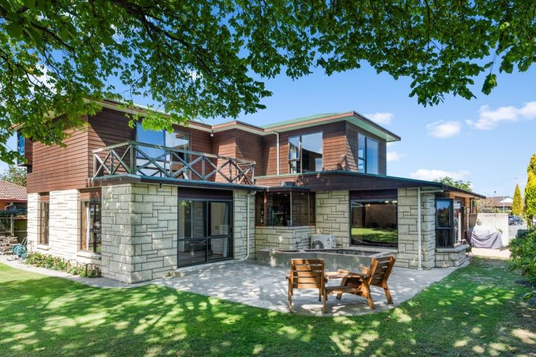 Photo of property in 18 Sunbeam Place, Halswell, Christchurch, 8025