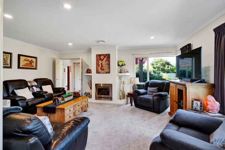 Photo of property in 2 Parkvue Drive, Bell Block, New Plymouth, 4312