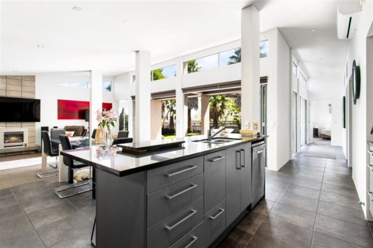 Photo of property in 3 Sandhurst Rise, Henderson, Auckland, 0612