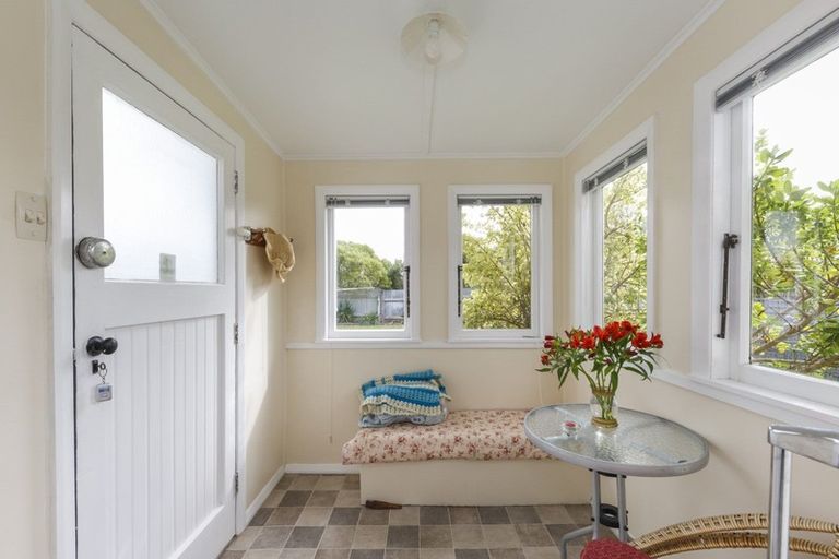 Photo of property in 42 Tweed Street, Roslyn, Palmerston North, 4414