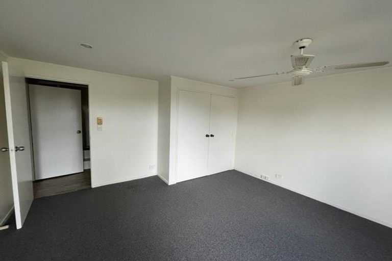 Photo of property in 12 Sumich Place, West Harbour, Auckland, 0618