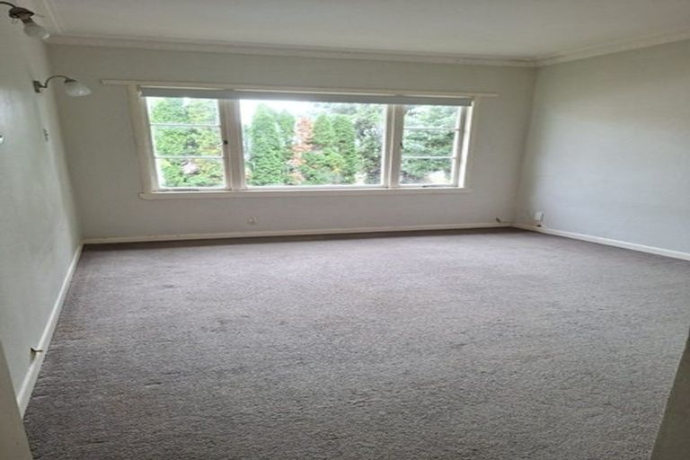 Photo of property in 280 Great South Road, Papakura, 2110