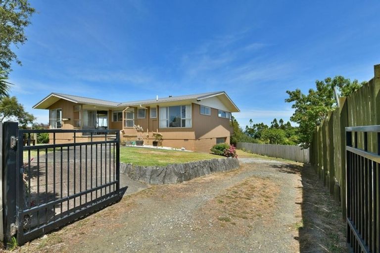 Photo of property in 113 Roberts Road, Matakatia, Whangaparaoa, 0930