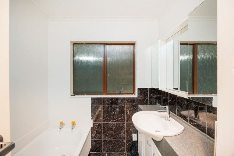 Photo of property in 25 Haast Place, Awapuni, Palmerston North, 4412