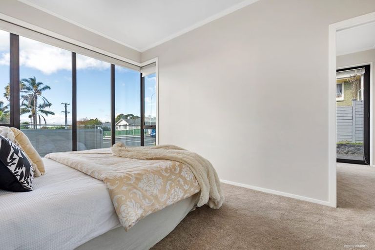 Photo of property in 407 Lake Road, Takapuna, Auckland, 0622