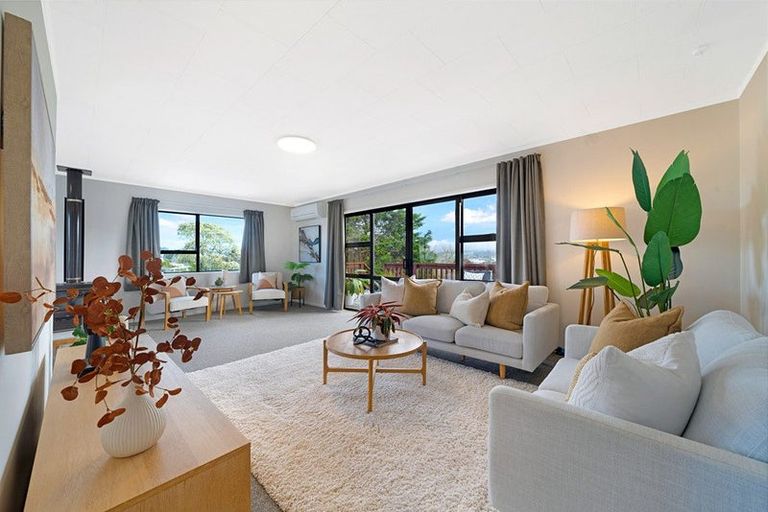Photo of property in 2/12 Grimshaw Place, Henderson, Auckland, 0612