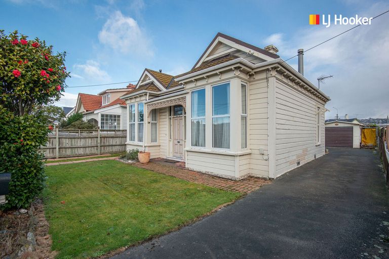 Photo of property in 92 Queens Drive, Saint Kilda, Dunedin, 9012