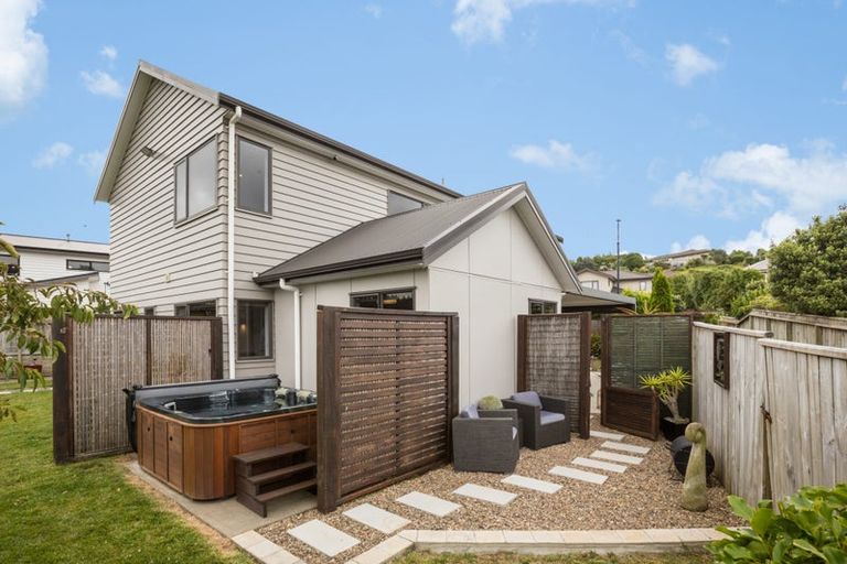 Photo of property in 59 Te Puia Drive, Aotea, Porirua, 5024