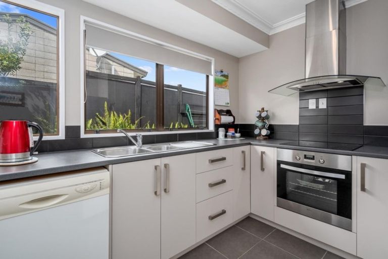 Photo of property in 96a Dickson Road, Papamoa Beach, Papamoa, 3118