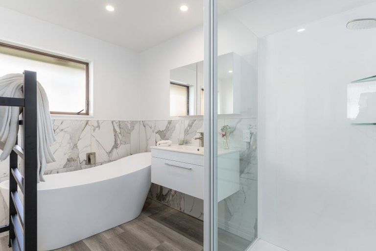 Photo of property in 3 Phoenix Avenue, Hokowhitu, Palmerston North, 4410