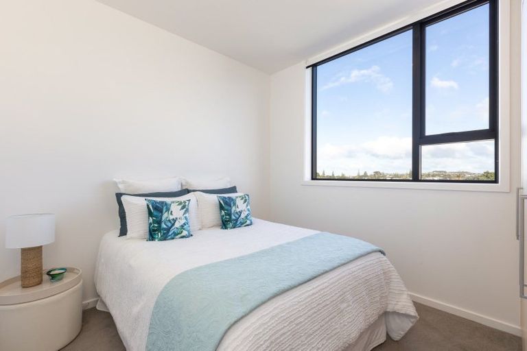 Photo of property in 7/14 Tamariki Avenue, Orewa, 0931