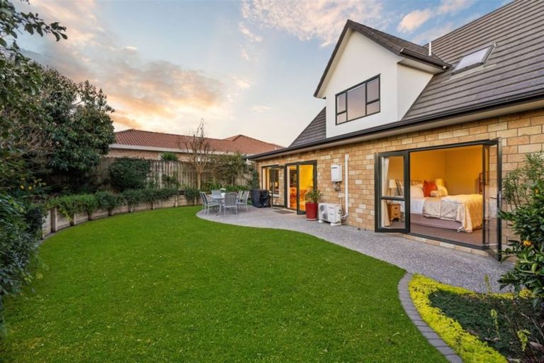 Photo of property in 15 Sandalwood Place, Somerville, Auckland, 2014