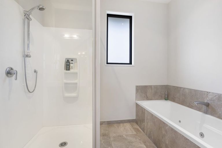 Photo of property in 11 Ethereal Crescent, Mount Pisa, Cromwell, 9383