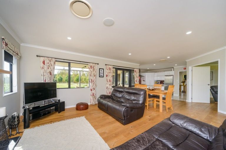 Photo of property in 25 Riverview Lane, Ashhurst, Palmerston North, 4470