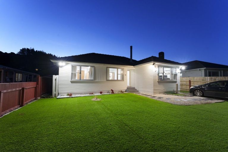 Photo of property in 243 Wellington Road, Wainuiomata, Lower Hutt, 5014