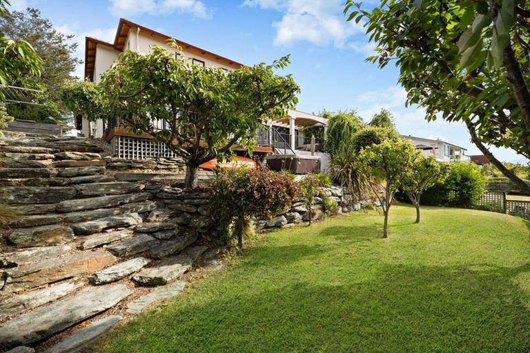 Photo of property in 62 Oregon Drive, Kelvin Heights, Queenstown, 9300