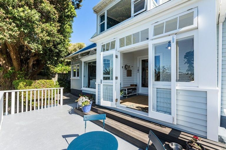 Photo of property in 194 Derwent Street, Island Bay, Wellington, 6023