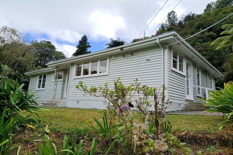 Photo of property in 139 Kamahi Street, Stokes Valley, Lower Hutt, 5019